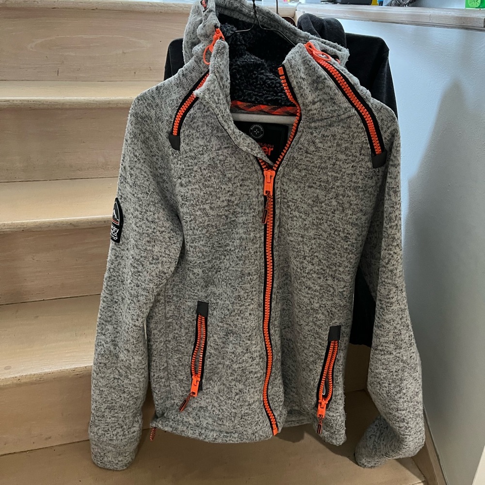 2 Mens Superdry hoodies size small barely worn in very good condition